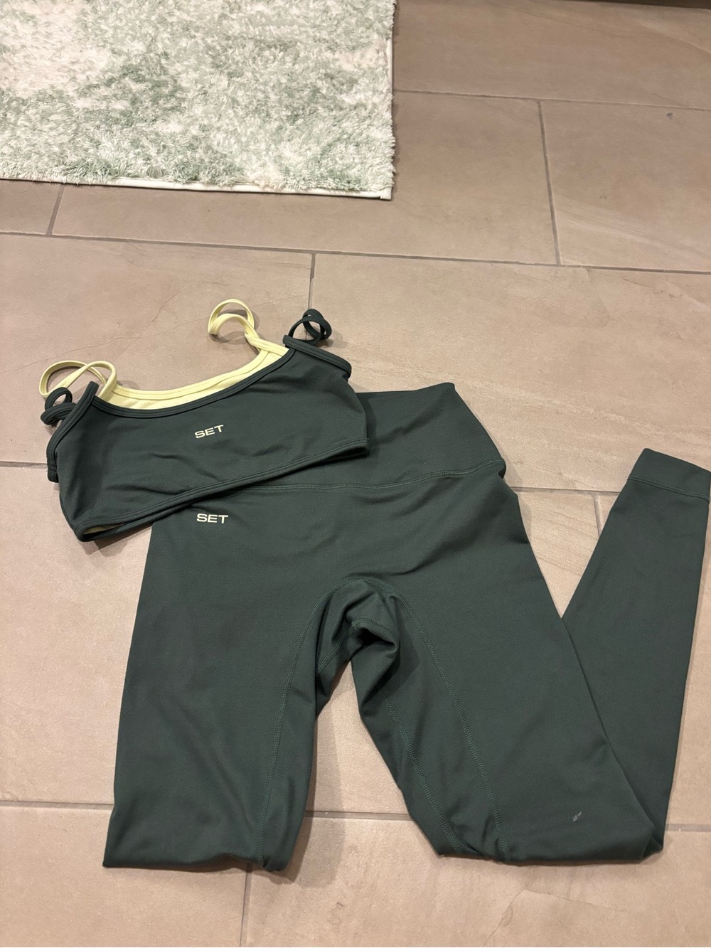 Set Active 818 bra and legging set size small